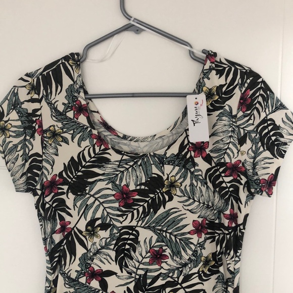 BNWT thyme dress size S - Picture 2 of 6